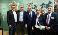Franck Laborde et Daniel Peyraube avec Bayrou au salon de l'agriculture 2022